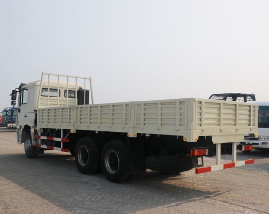 Οχήμα φορτηγού SHACMAN F3000 6x4 340HP Euro II Λευκό φορτηγό 10 τροχών