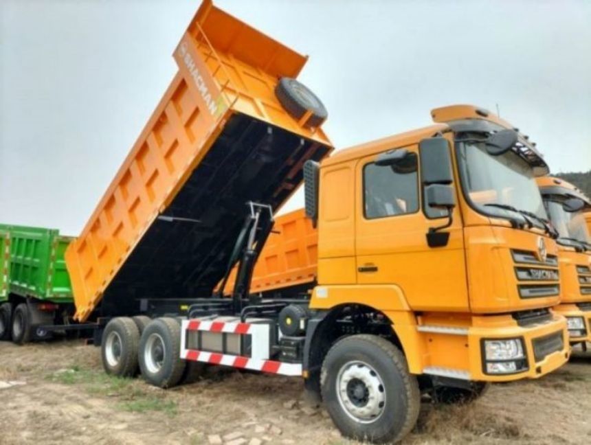 SHACMAN F3000 Τρακ 6x4 430 EuroII Κίτρινο με μπροστινό / πίσω πολυεπίπεδο Πλάκα Άνοιξη 4 κύριες πλάκες 4 U σχήμα βίδες
