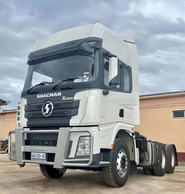 400L SHACMAN X3000 φορτηγό ελκυστήρα 430HP EuroII λευκό 6x4 ελκυστήρα