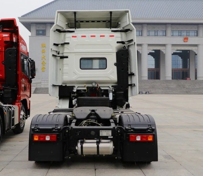 ΣΑΚΜΑΝ ΤΡΑΚΤΟΡ X3000 CUMMINS 420HP 6X4 4x2 Τρακτέρ Φορτηγό για πώληση