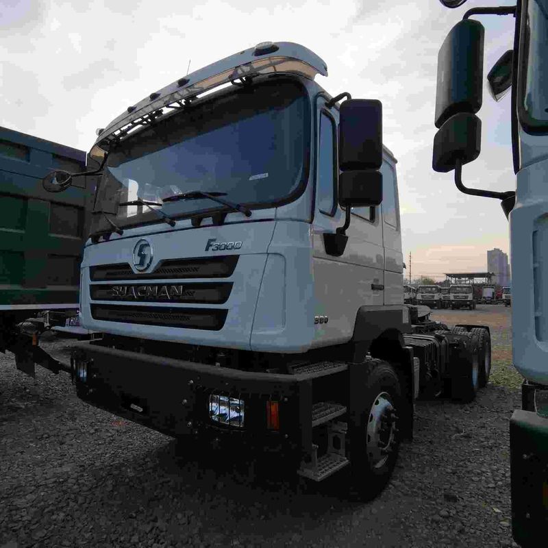 Κόκκινος SHACMAN F3000 375HP Euro V 6 τροχών έλκυσης κεφαλή 4x2 WEICHAI κινητήρα