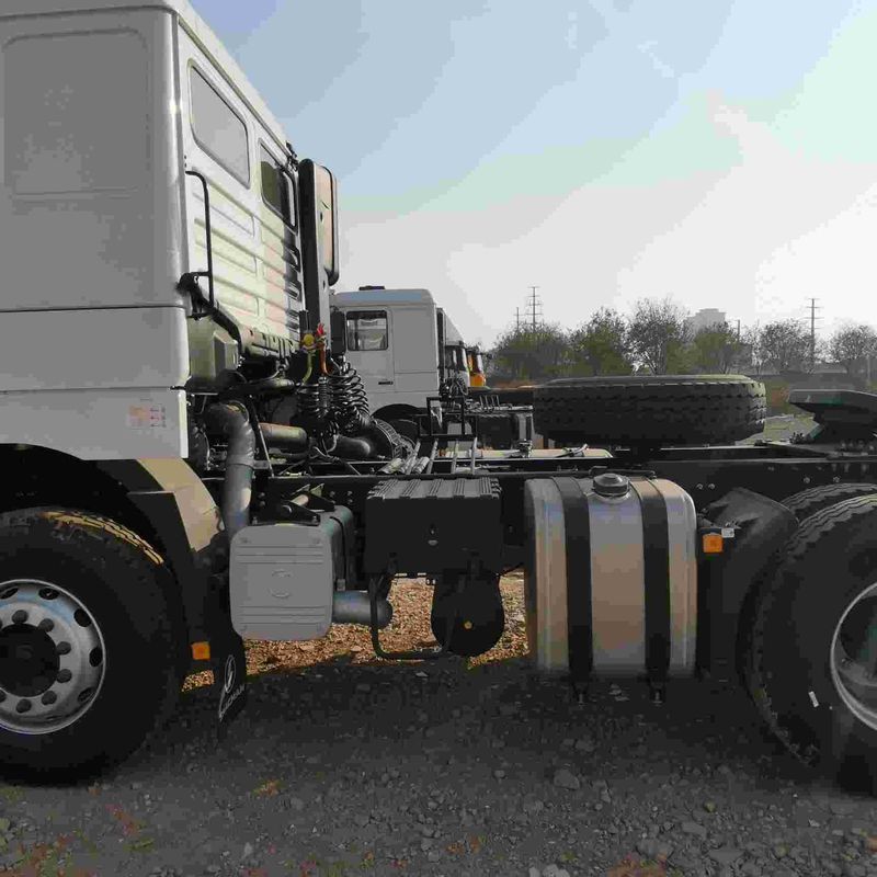 Κόκκινος SHACMAN F3000 375HP Euro V 6 τροχών έλκυσης κεφαλή 4x2 WEICHAI κινητήρα