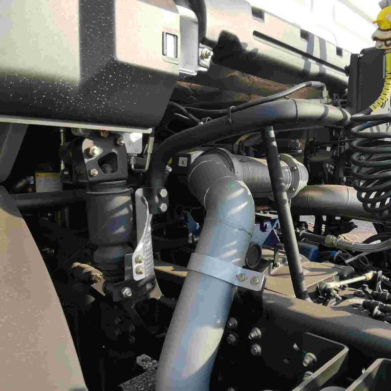 Κόκκινος SHACMAN F3000 375HP Euro V 6 τροχών έλκυσης κεφαλή 4x2 WEICHAI κινητήρα
