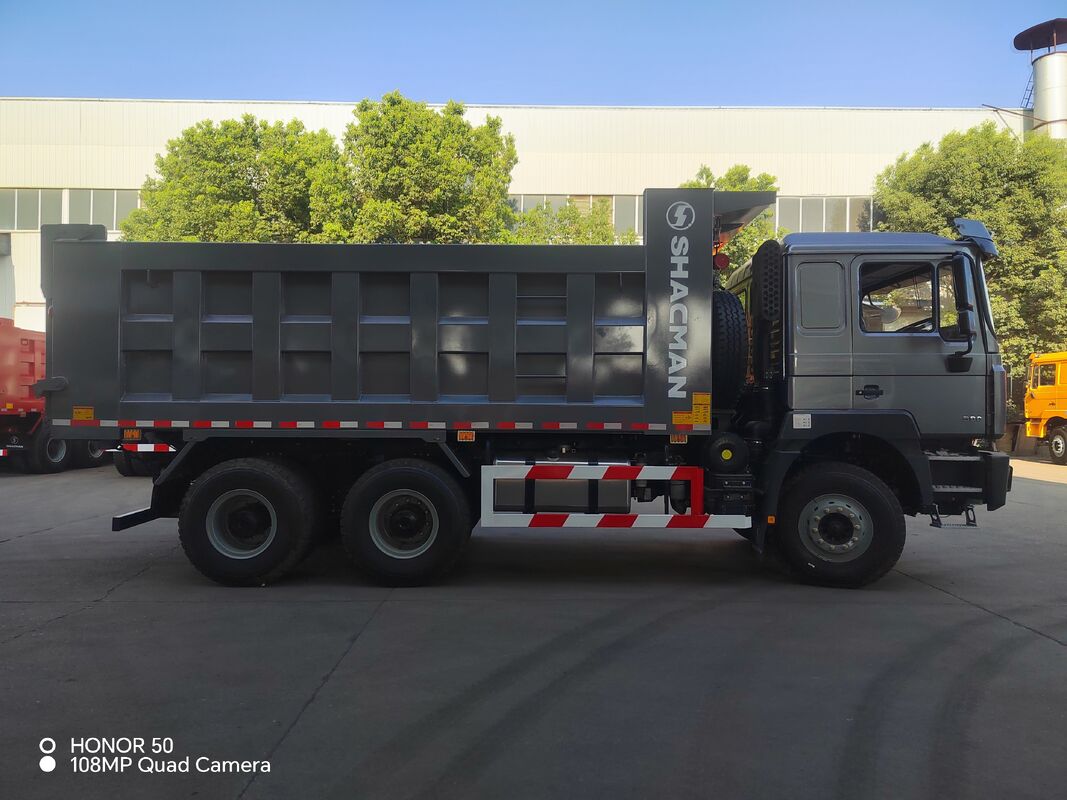 SHACMAN 3 άξονα βαρύ φορτηγό με 12.00R20 ελαστικά 400L δεξαμενή καυσίμου και χειροκίνητη μετάδοση 430HP EuroII 25 τόνους