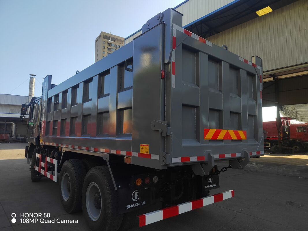 SHACMAN 3 άξονα βαρύ φορτηγό με 12.00R20 ελαστικά 400L δεξαμενή καυσίμου και χειροκίνητη μετάδοση 430HP EuroII 25 τόνους